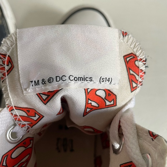 Unisex Superman DC Comics Converse. Mens size 6, women’s size 7.5/8. - Picture 8 of 9